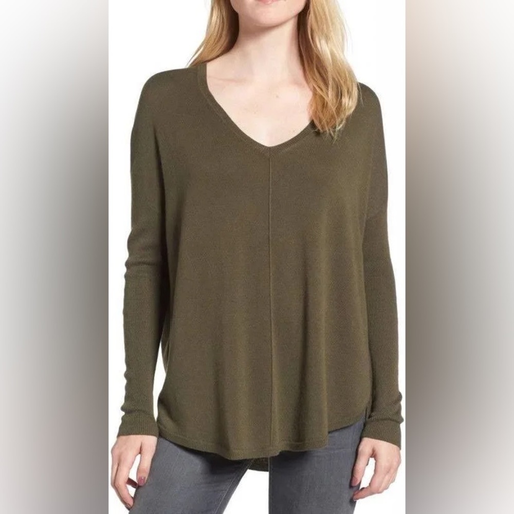 Chelsea 28 Brand New w/tags Everyday V-Neck Sweater Olive Green Cashmere